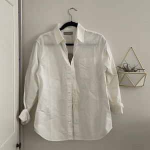 The Relaxed Oxford button down in white